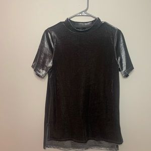 Metallic black T-shirt